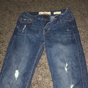 00R ripped hollister jeans